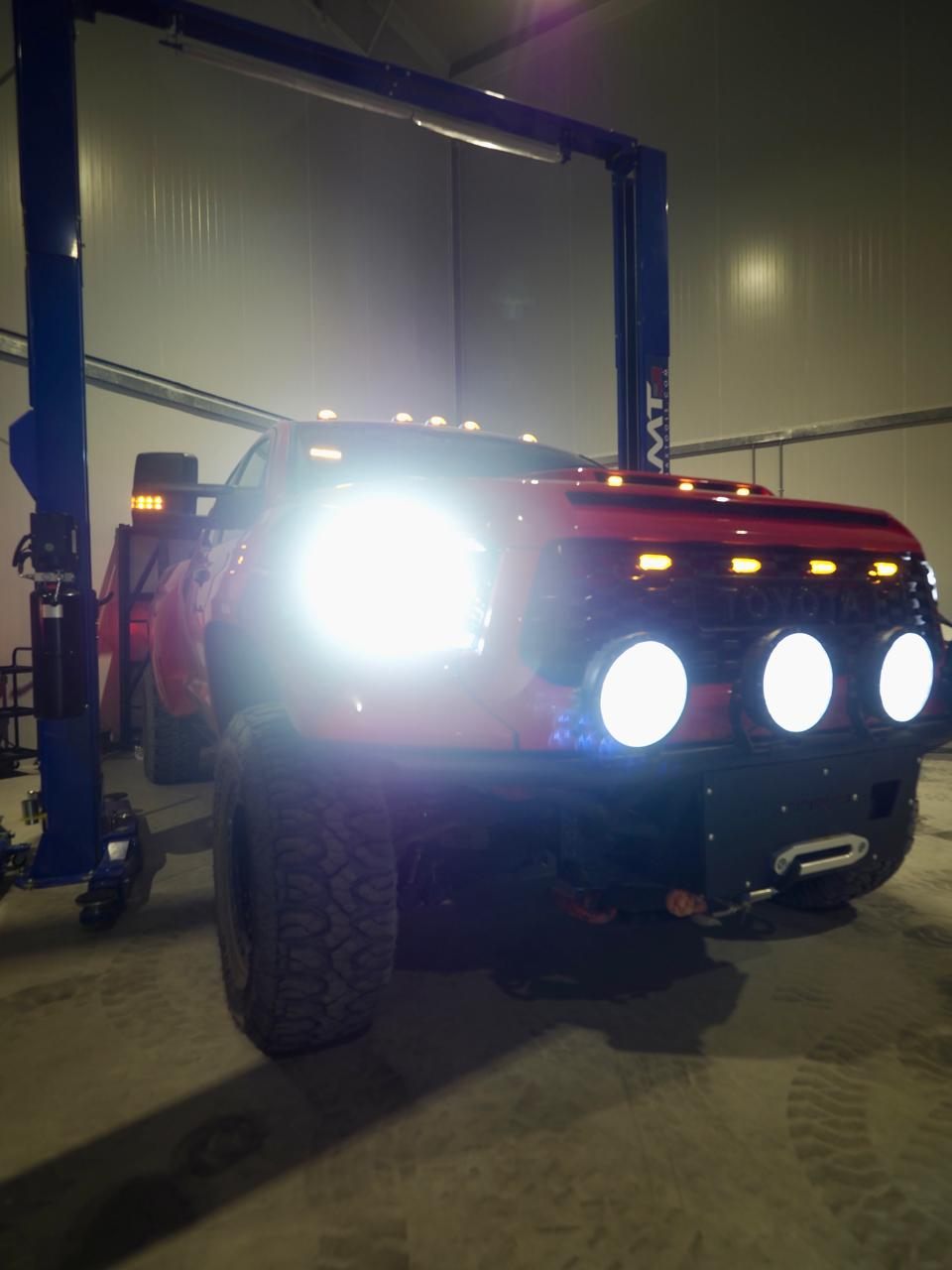 Toyota Tundra TRD Pro, front lighting detail